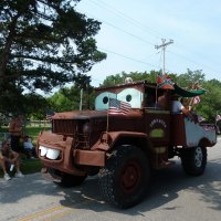 Tomater, by Van O'Neal, earned loud applause from the crowds and 3rd place for Best Float.
