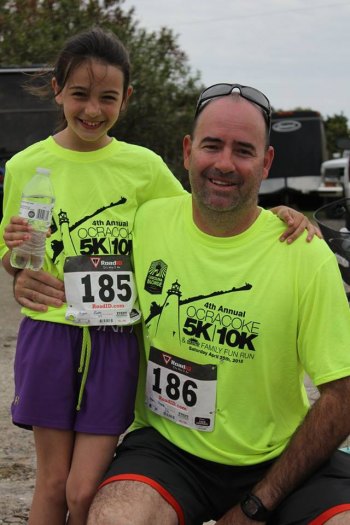 Running Circles 'Round the Island Father-daughter team of Alyssa and Shane Bryan. Alyssa was the 3rd place girl in the 1-10 age group.