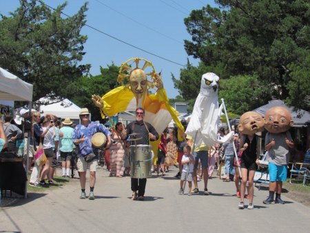 ArtsyFolk Paperhand Puppets was back again this year to lead the parade. All were welcome to join in!