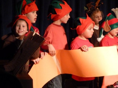 A Holly, Jolly Christmas A Holly, Jolly Christmas