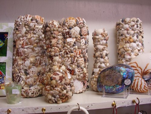 Remembering Elizabeth Parsons Shell art! I'm lucky to have one of Elizabeth's amazing shell wreaths.