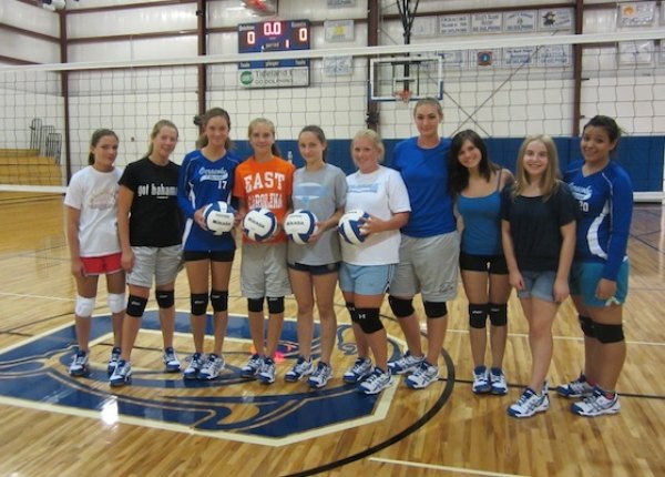 Caroline Temple, Josie Winstead, Abby Morris, Katie O'Neal, Samantha Styron, Amanda Gaskins, Lucy O'Neal, Trista Spencer, Deana Seitz, and Ariana Contreras. Not pictured: senior Diana Perez